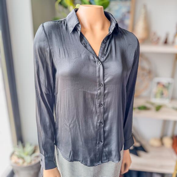 NWT-Miami of Francesca's, Lena’s Black Satin Collared Button Down Shirt, X-Small - Picture 3 of 9